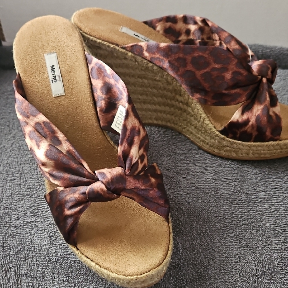 Metro Brown Wedge Sandals with Knotted Detail